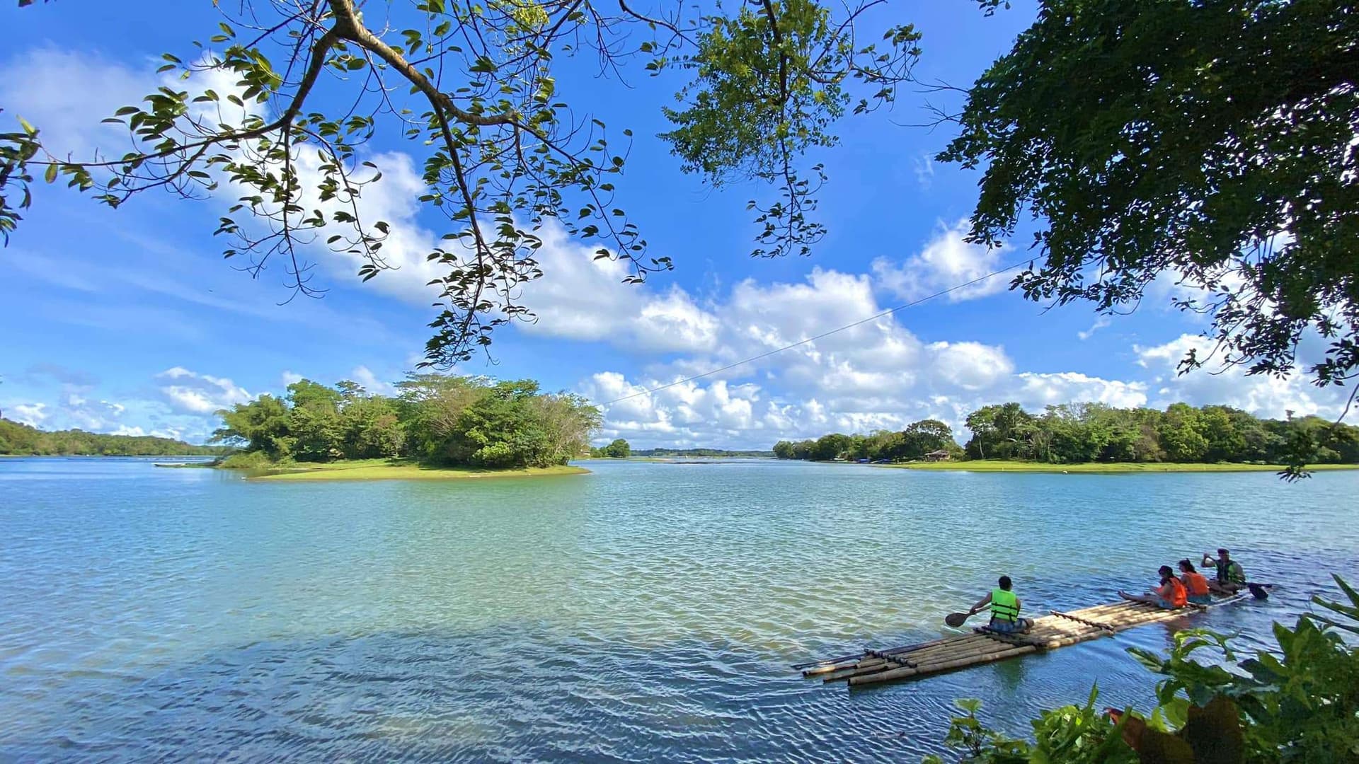 Kamp Aleixo Island Glamping and Lake Cabins