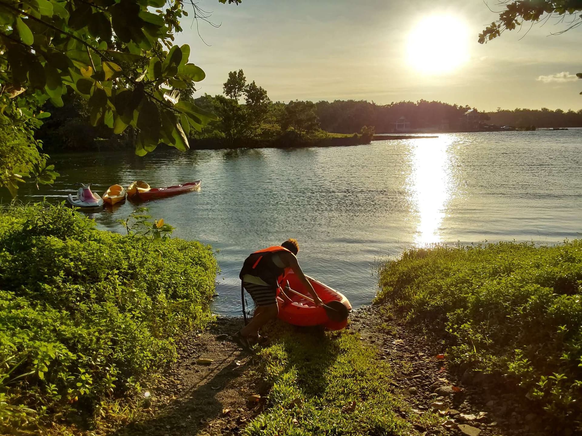 Kaliraya Surf Kamp